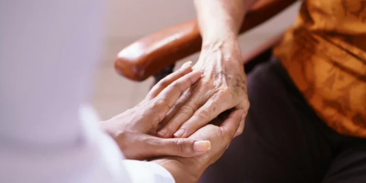 O que é um cuidador informal? E de que tipo de apoio precisa?