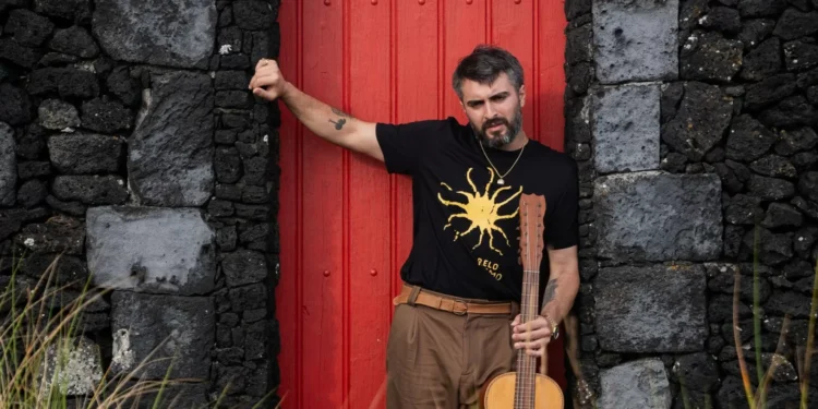 Romeu Bairos lança disco que celebra sotaque e histórias de São Miguel
