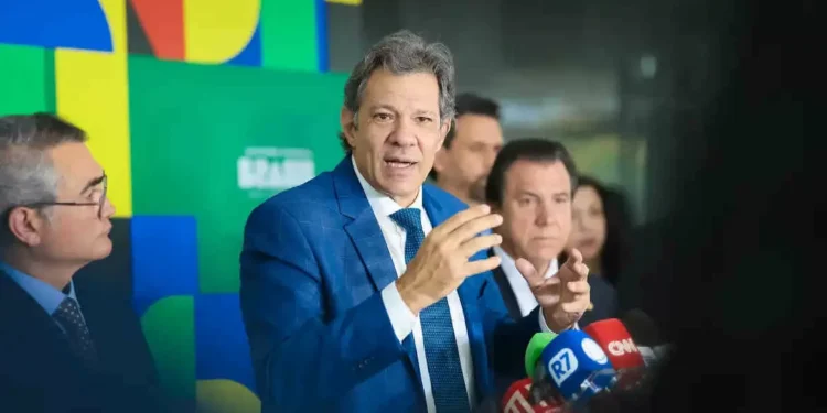 Haddad diz que Lula faz esforço além do possível para cortar gastos