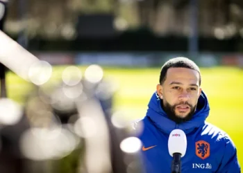 Memphis Depay diz que Brasileirão está entre ‘cinco melhores ligas do mundo’ e compara Arena com Camp Nou