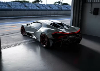 Bugatti Tourbillon vai poder ter… oito tubos de escape