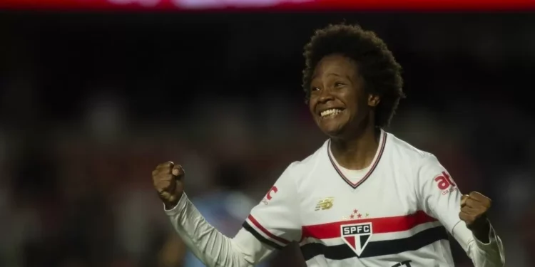 São Paulo derrota Corinthians, conquista Supercopa Feminina pela 1ª vez e acaba com hegemonia do rival