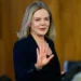 Gleisi Hoffmann rebate fala de Bolsonaro que chamou mulheres petistas de ‘feias’ e ‘incomíveis’