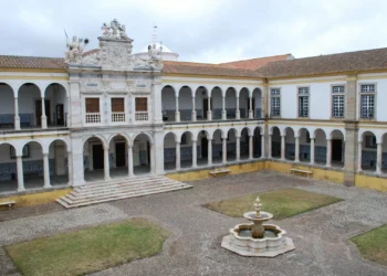 Univ. de Évora apoia São Tomé com mestrados em História e Património