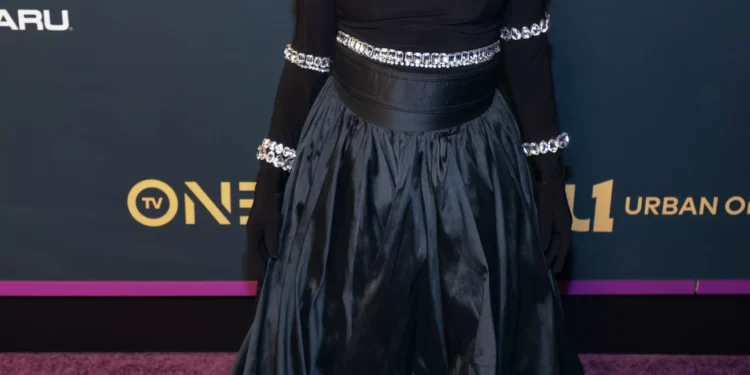 Filhos de Angie Stone agradecem carinho após morte repentina da cantora