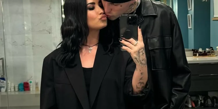 “Tornas todos os dias mágicos”. Demi Lovato declara-se ao futuro marido