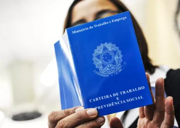 Consignado CLT: como funciona e as vantagens e riscos do Crédito do Trabalhador