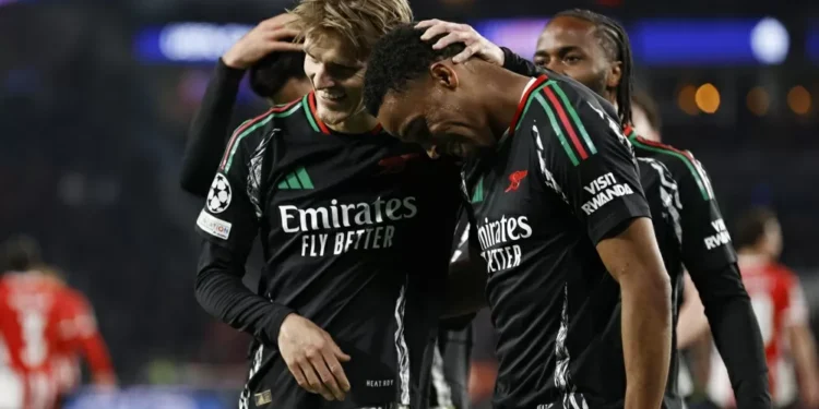 Arsenal atropela PSV por 7 a 1 pelas oitavas de final da Liga dos Campeões