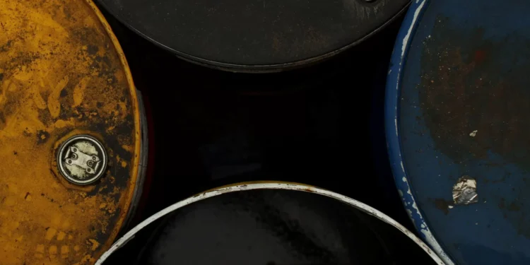 Washington não renova isenção de pagamento para petróleo russo