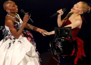 Dupla de Wicked abre cerimónia dos Óscares com atuação “incrível”