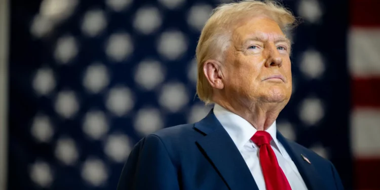 “Vou comprar um novo Tesla amanhã”. Trump defende Musk de boicote