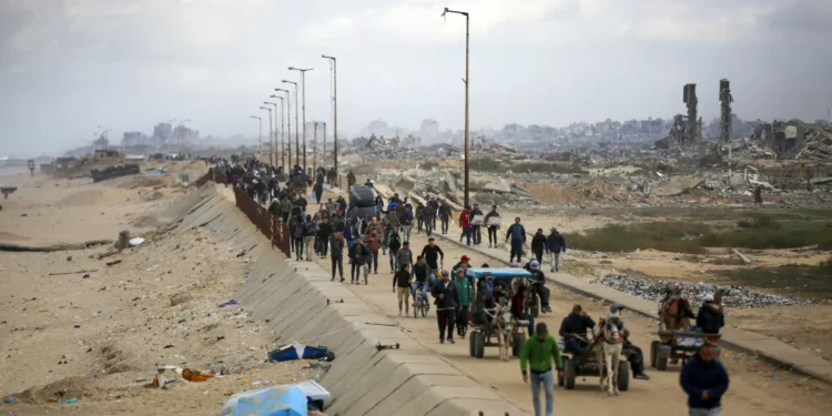 Cimeira árabe adota plano de reconstrução de Gaza em alternativa ao de Trump