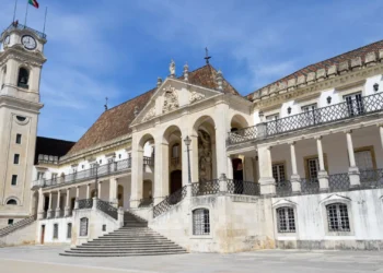 Coimbra decreta luto académico após morte de dois alunos no IP3