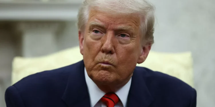 Trump ameaça castigar advogados que contestem medidas migratórias