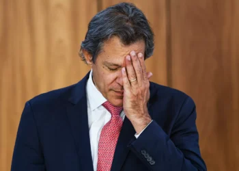 Brasil sem orçamento: votação é adiada mais uma vez e fica só para abril