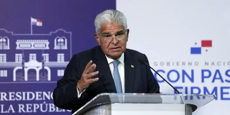 “Único país com direito a presença militar no Panamá é a nossa República”