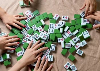 O divertido mundo off-line: jovens redescobrem a graça dos jogos de tabuleiro