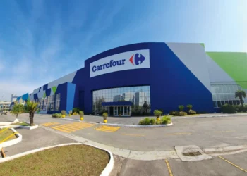 A estratégia do Carrefour para lidar com escassez de mão de obra