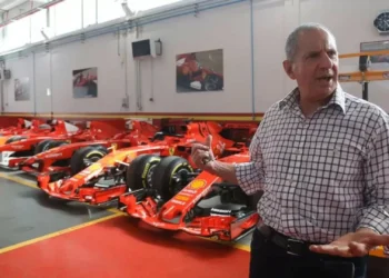 Campeão mundial de F1 tem 11 carros históricos que guarda religiosamente