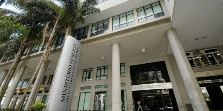 Ministério Público do RJ desmantela esquema de lavagem de dinheiro em postos de gasolina