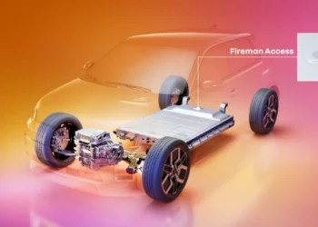 Renault partilha método para apagar incêndios em elétricos em minutos