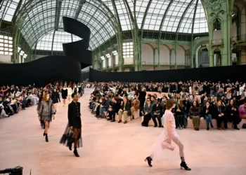 “Garota de programa não é modelo”: Moda se revolta com uso errado do termo e da profissão