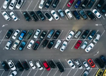 Mercado automóvel recua 5,4% até fevereiro, indica a ACAP