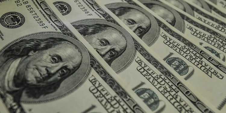 Dólar recua e Ibovespa avança em clima de alívio após pausa em tarifas recíprocas de Trump