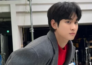 Kim Soo-hyun, ator mais bem pago da Coreia do Sul, chora e nega envolvimento na morte da ex: ‘Não sou assassino’