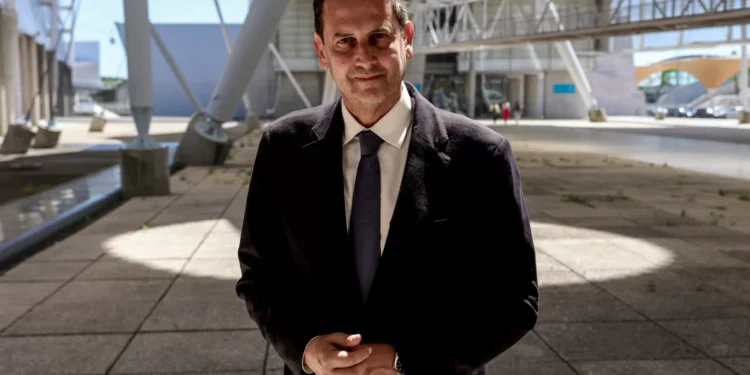 IL admite priorizar privatização da TAP e deixar RTP e CGD para outra legislatura