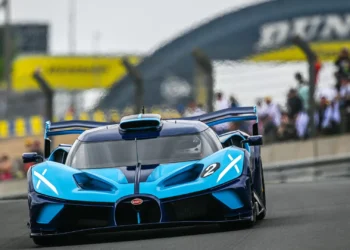 Bugatti Bolide gasta 80 litros a cada 100 km e pneus só duram 60 km