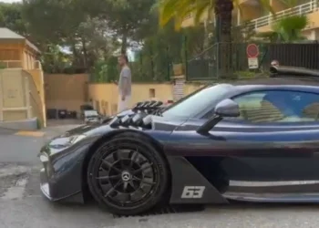 George Russell já tem o Fórmula 1 de estrada da Mercedes com 1.063 cv