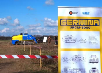 Ucrânia usa novo veículo para desativar minas terrestres durante a guerra