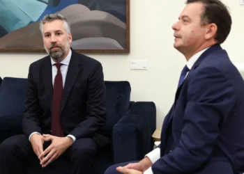 Agora sim. Após apagão, Montenegro e Pedro Nuno debatem hoje