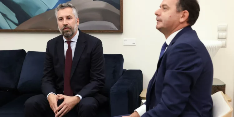 Agora sim. Após apagão, Montenegro e Pedro Nuno debatem hoje