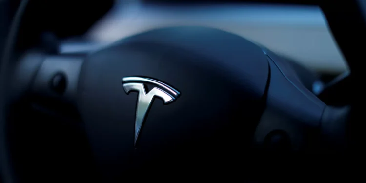 Vendas da Tesla na UE caem 45% no 1.º trimestre