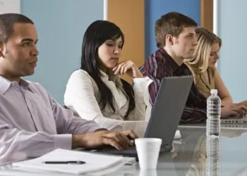 Pesquisa revela o abismo entre homens e mulheres no mercado de trabalho
