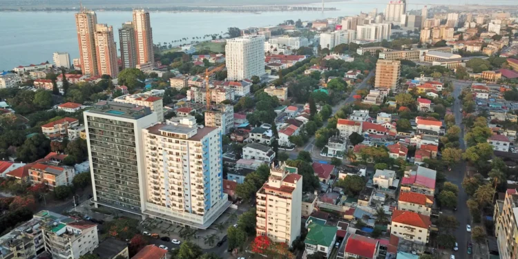 Ministro da saúde moçambicano diz que greve dos profissionais é um “desastre”