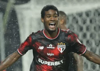 São Paulo vence o Libertad e lidera grupo na Libertadores