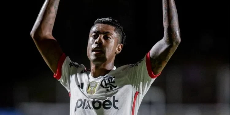 Bruno Henrique marca no final, e Flamengo vence Vitória