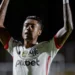 Bruno Henrique marca no final, e Flamengo vence Vitória