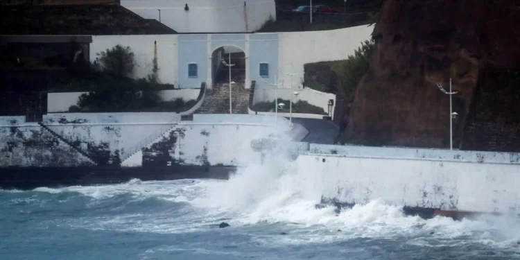 Açores a ‘amarelo’ até 3.ª-feira por chuva, vento e agitação marítima