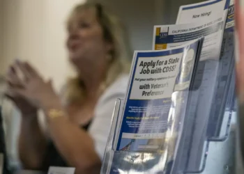 Pedidos de subsídio de desemprego nos EUA caem na última semana