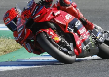 Marc Márquez vence em Jerez e mantém o pleno nas corridas sprint