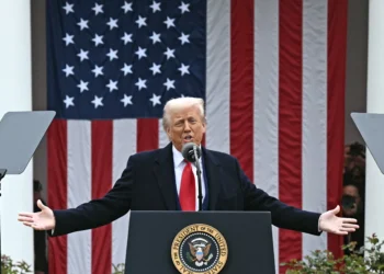 Trump anuncia ‘tarifaço’ no ‘Dia da Libertação’; Brasil será taxado em 10%