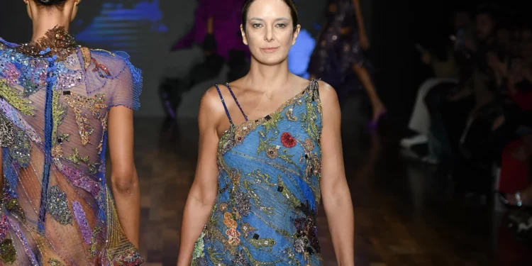 Com Ticiane Pinheiro e Gianechinni, Lino Villaventura traz alta-costura primorosa no SPFW