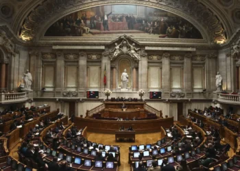 Apenas seis governos cumpriram a totalidade do mandato em democracia