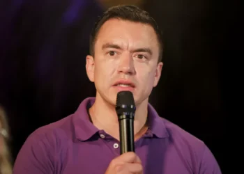 Presidente da Colômbia pede que Daniel Noboa ‘entregue as atas’ de sua reeleição no Equador