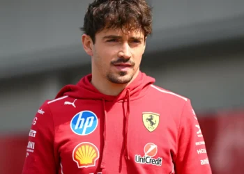 Leclerc faz história pela Ferrari. Já ultrapassou Schumacher e Vettel