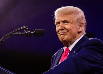 Donald Trump vai na contramão de Ronald Reagan